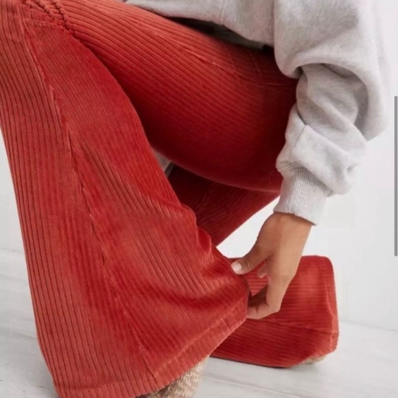 aerie GROOVE-on flares .  NWT - Picture 4 of 10
